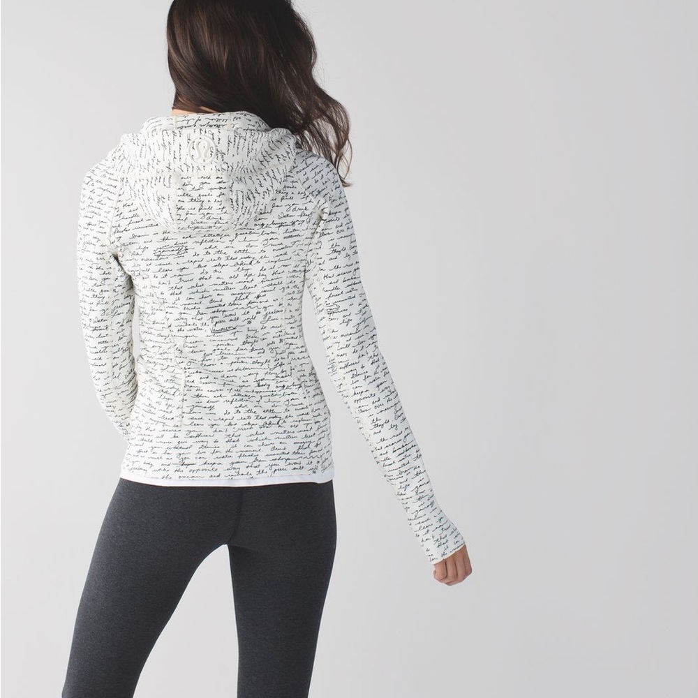 Lululemon Scuba Hoodie II
Manifesto Script Ghost Black / Ghost